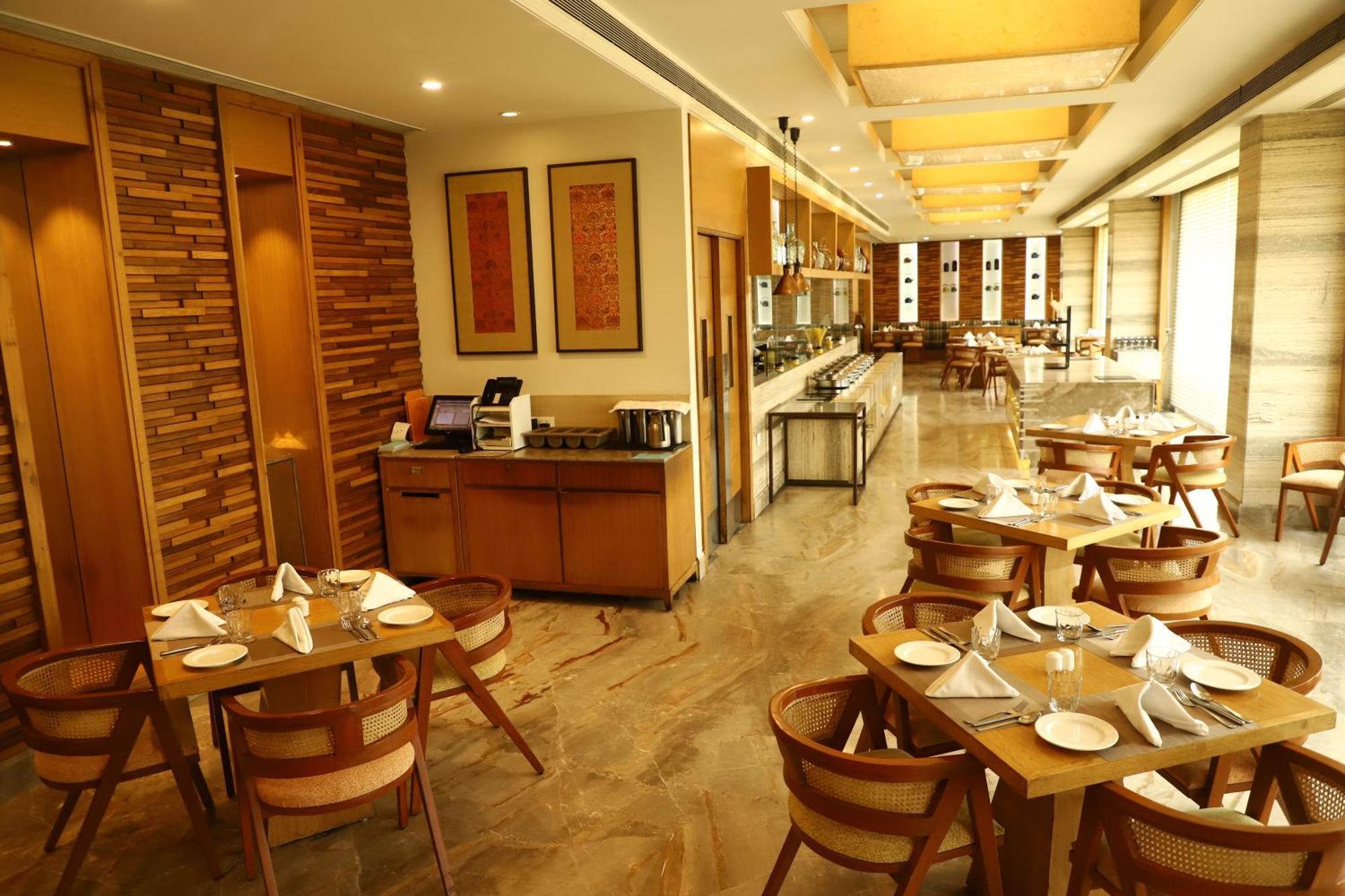 Efcee Sarovar Premiere Bhavnagar Eksteriør billede