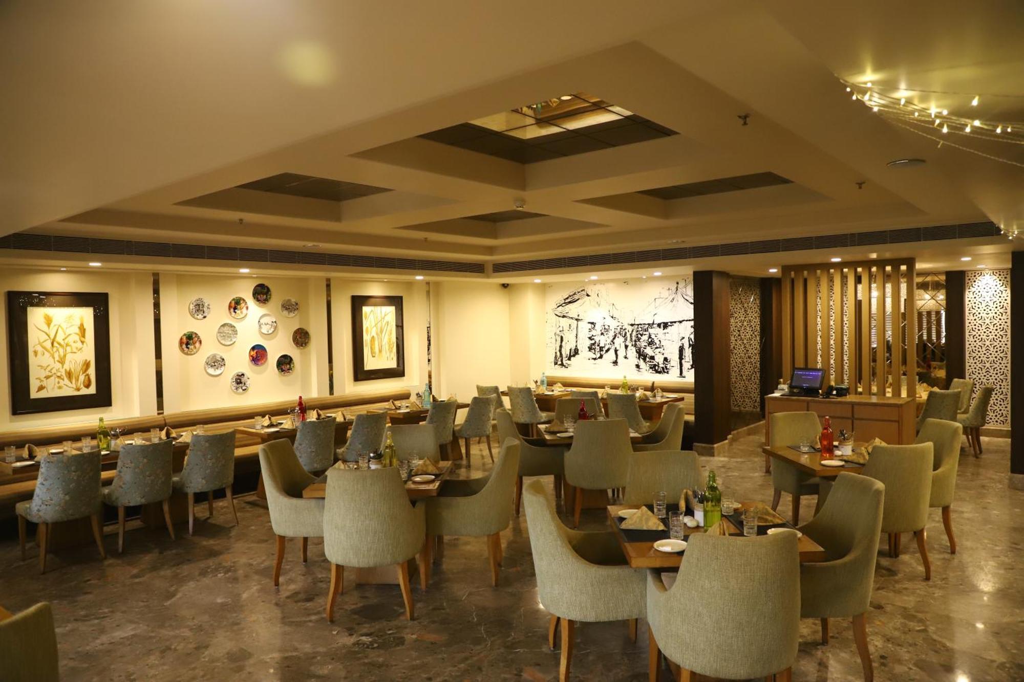 Efcee Sarovar Premiere Bhavnagar Eksteriør billede